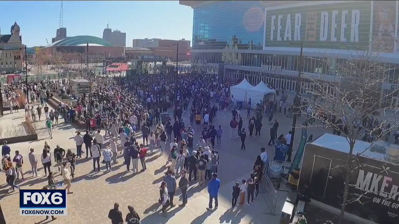 Bucks host 5K for Deer District Game 3 watch party