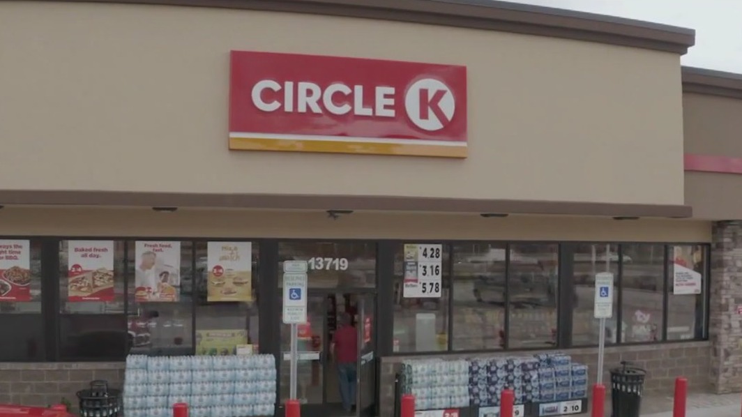 How to save 40 cents a gallon at Chicago-area gas stations Thursday