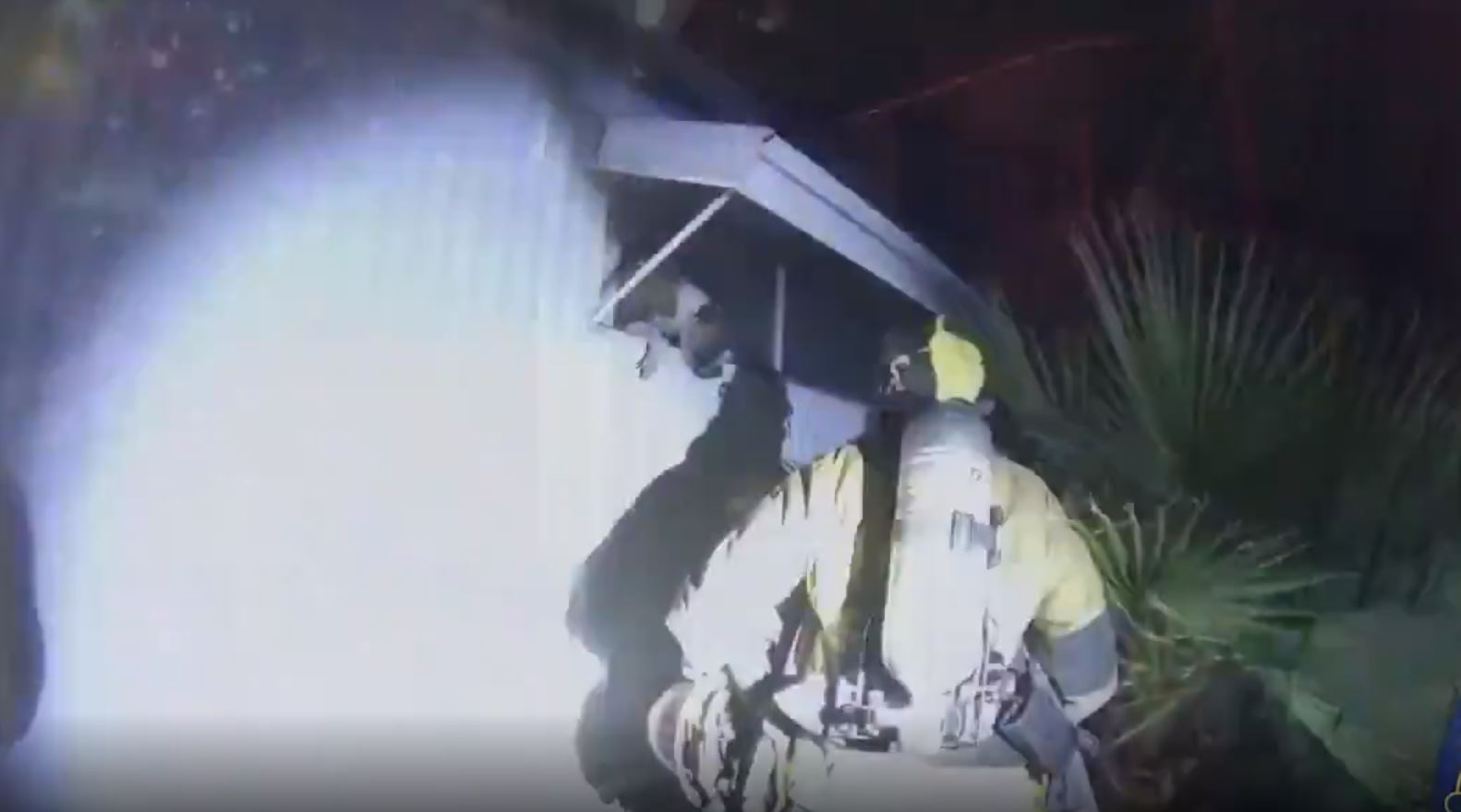 Bodycam video: Man, dog rescued from Phoenix mobile home fire | FOX 10 ...