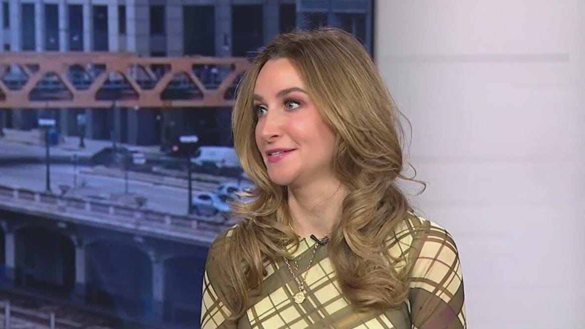 How to survive holiday parenting pressure with family watching