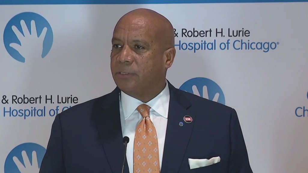 Bears' CEO Kevin Warren empowers families fighting cancer