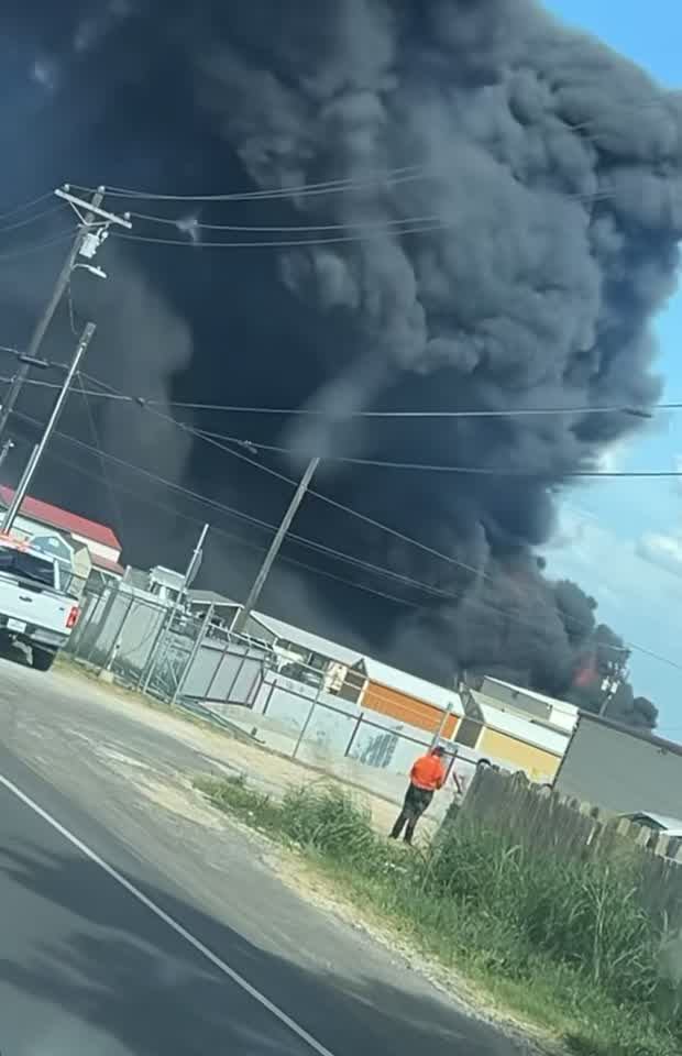 VIDEO: Large fire at tire recycling facility