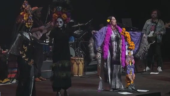 Lila Downs lights up D�a de los Muertos in Berkeley