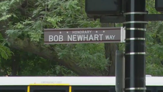 Chicago honors comedy legend Bob Newhart with honorary street sign