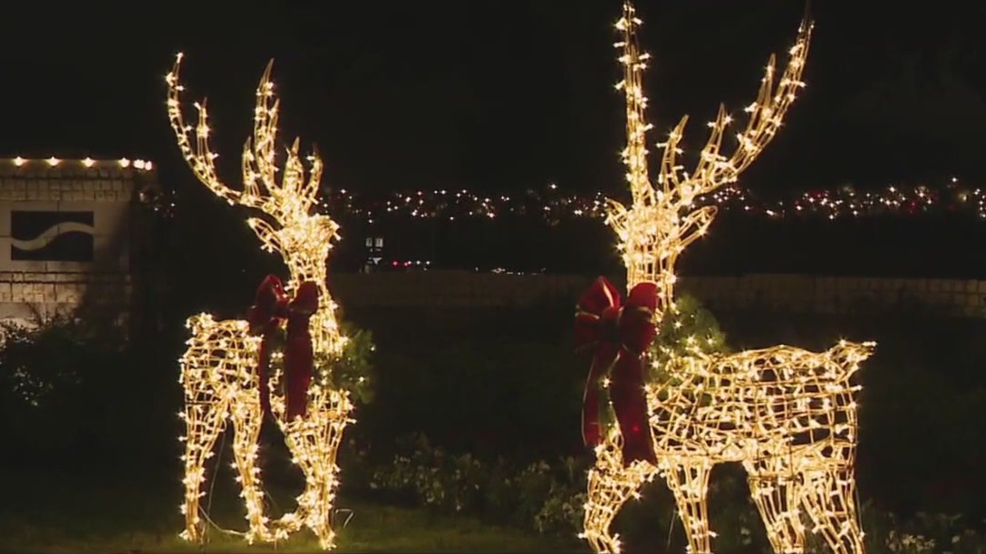 Thieves steal Christmas decor in Pearland
