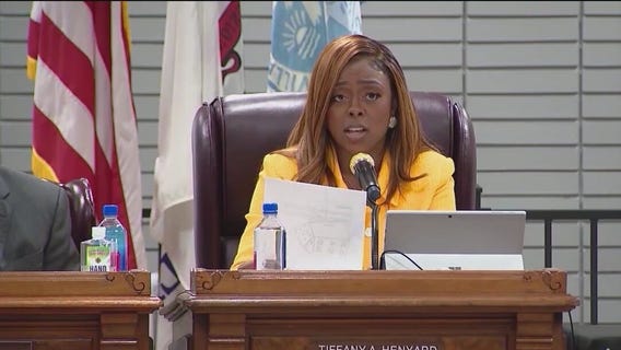 Dolton’s mayoral race in the spotlight as early voting begins in the suburbs