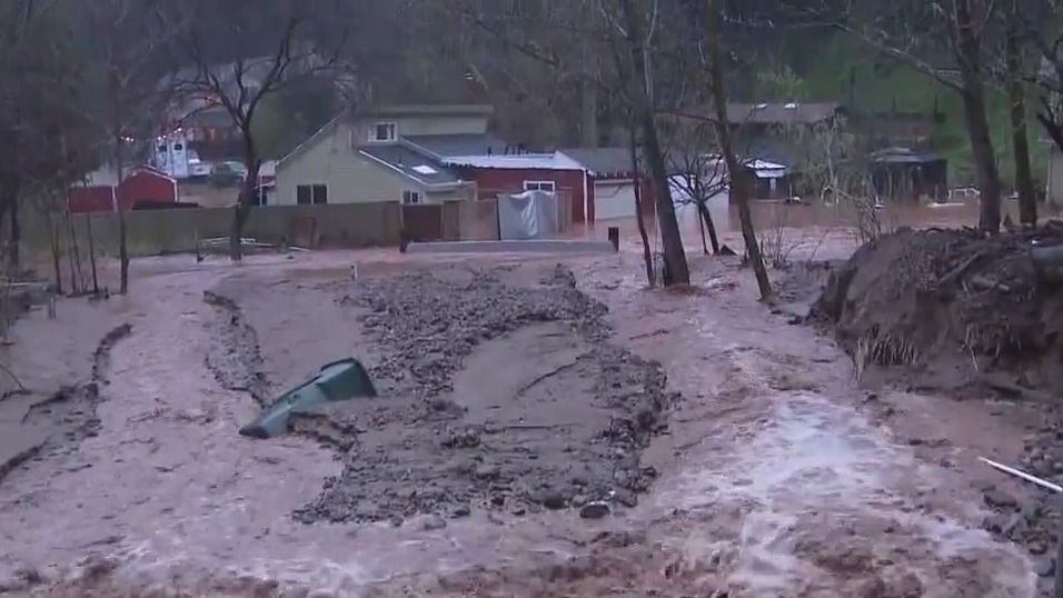 Rain triggers flooding in Southern California
