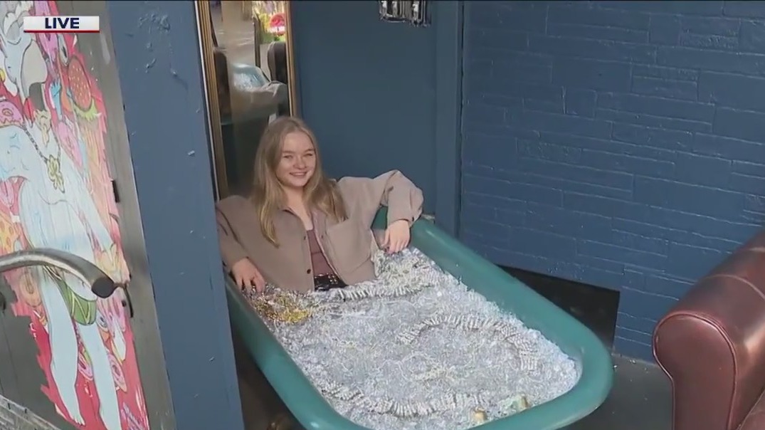 Taylor Swift pop-up bar opens in Chicago this weekend