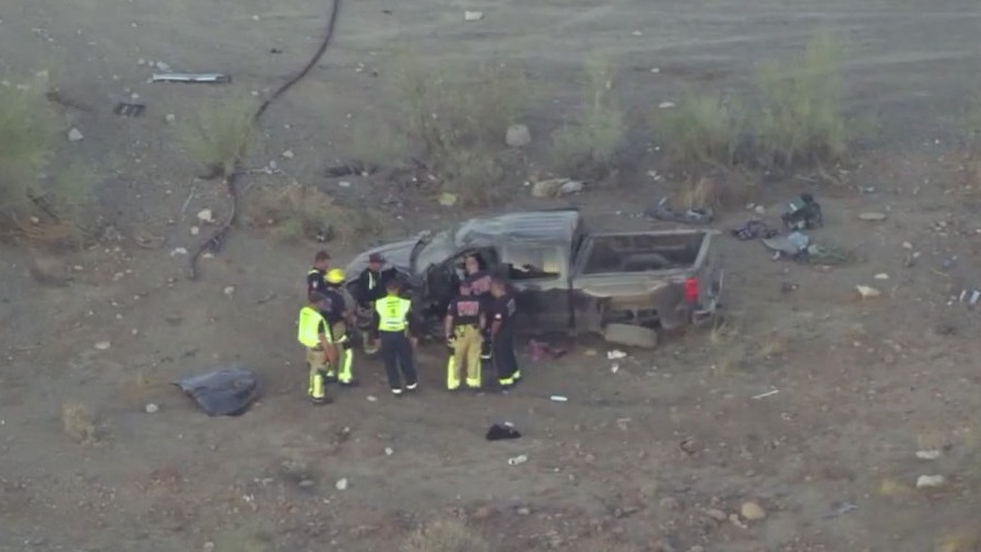 Crash leaves 3 people in critical condition