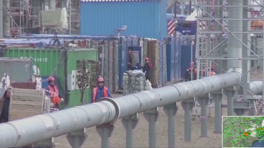 White House pauses LNG permits