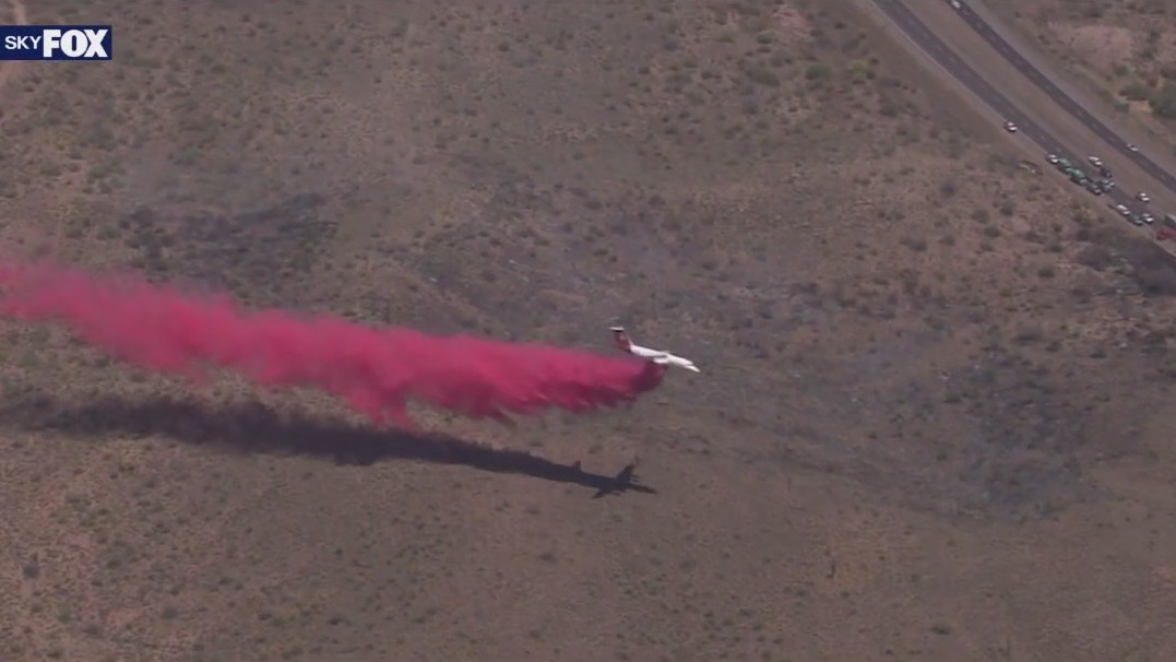 Crews battle fire southeast of Fountain Hills