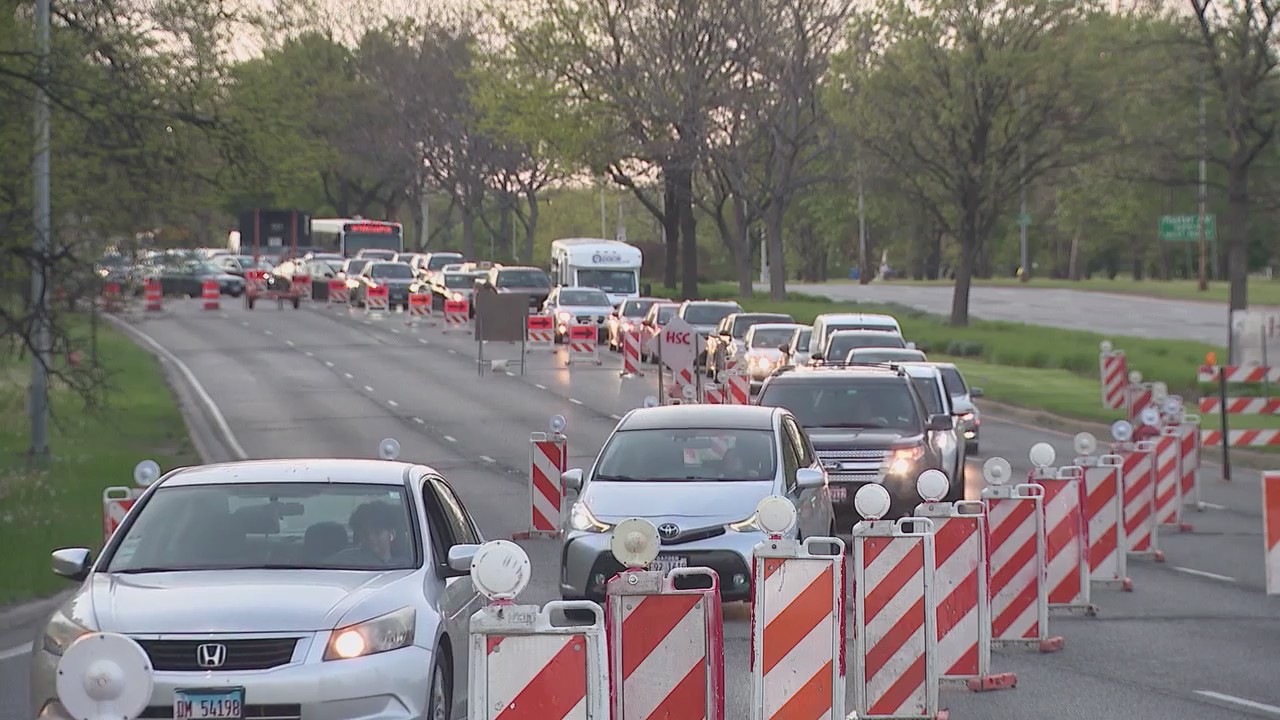 Chicago drivers frustrated with Lake Shore Drive resurfacing during busy hours