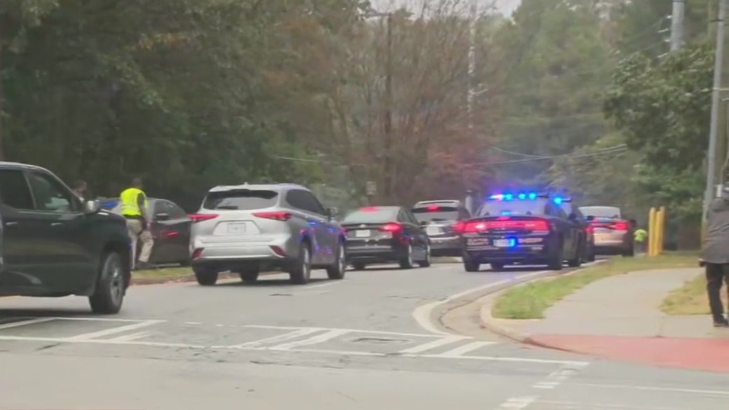 Manhunt for murder suspect who fired at deputies | FOX 5 Atlanta
