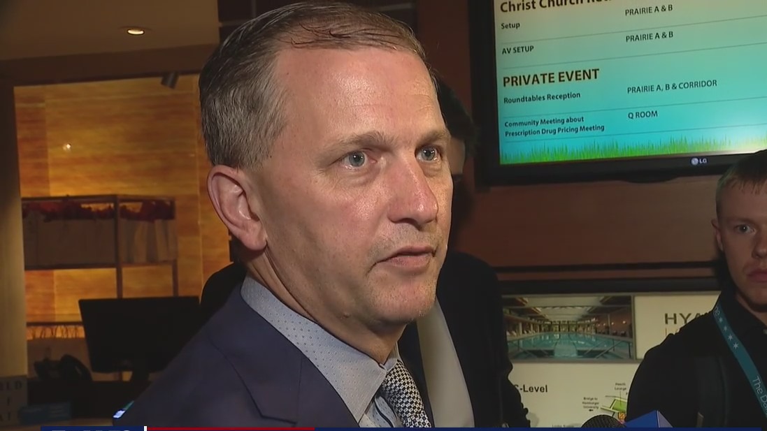 Casten, Pekau campaign at same hotel