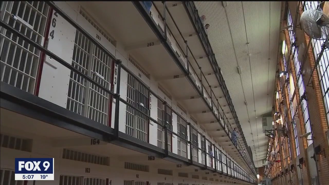 Minnesota moves a step closer to restoring voting rights for convicted felons