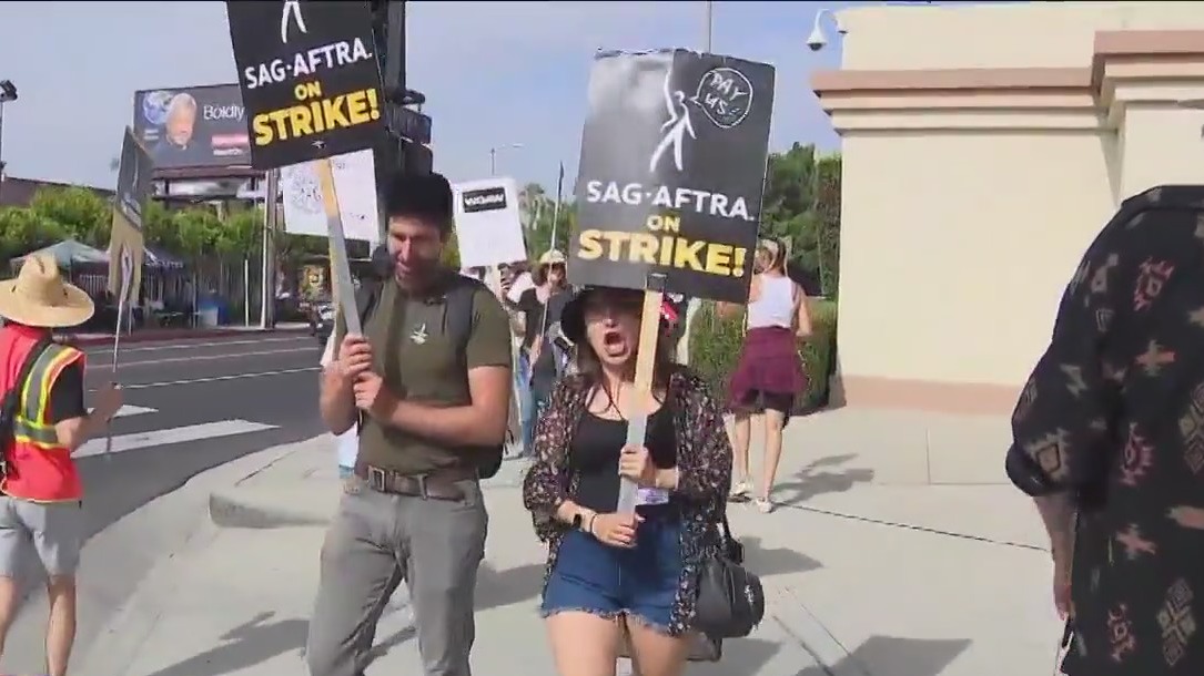 Former PAs helping those out of work