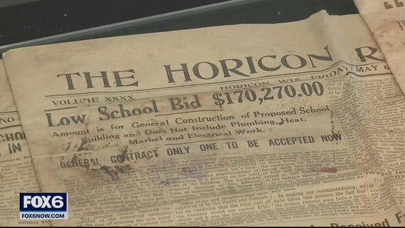Horicon Schools opens capsule from 1921