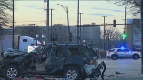 Archer Heights car crash leaves 1 dead, 6 others injured: police