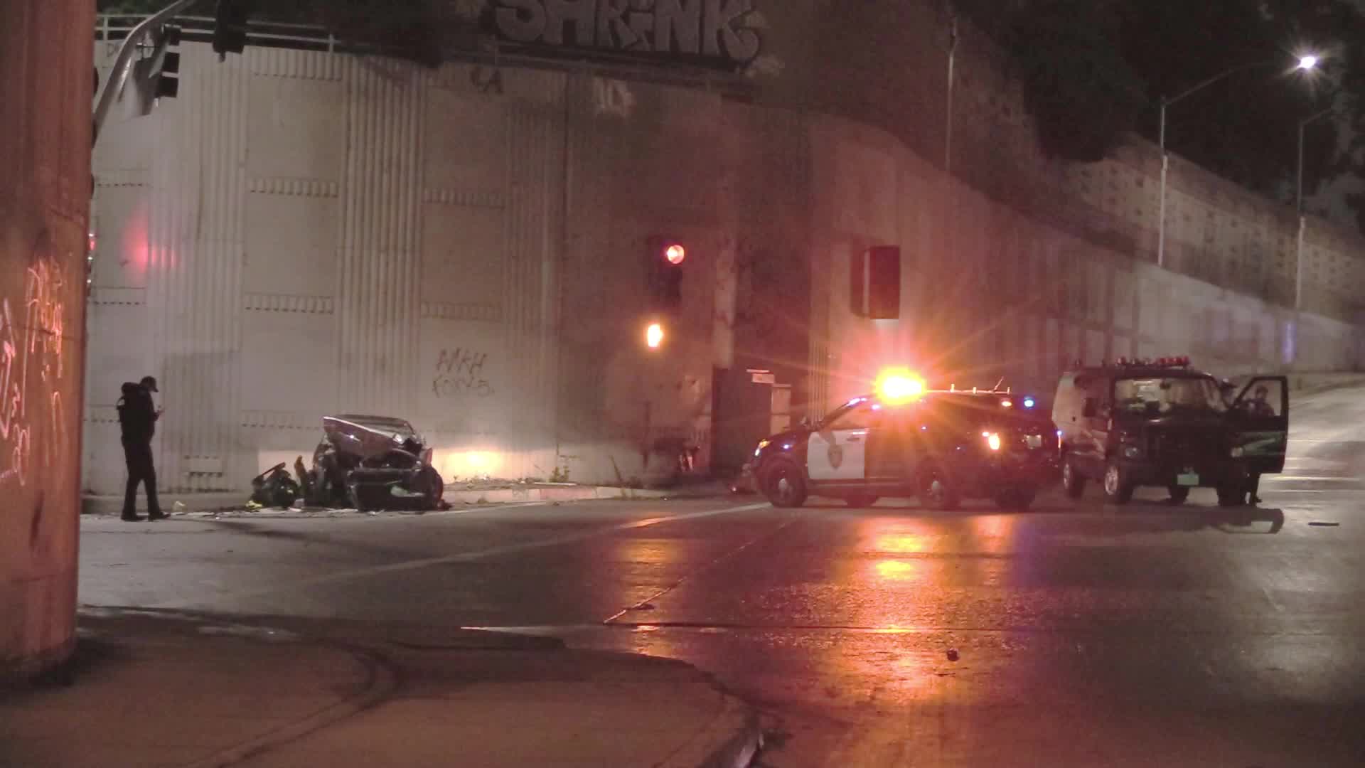 Two killed in overnight Oakland crash