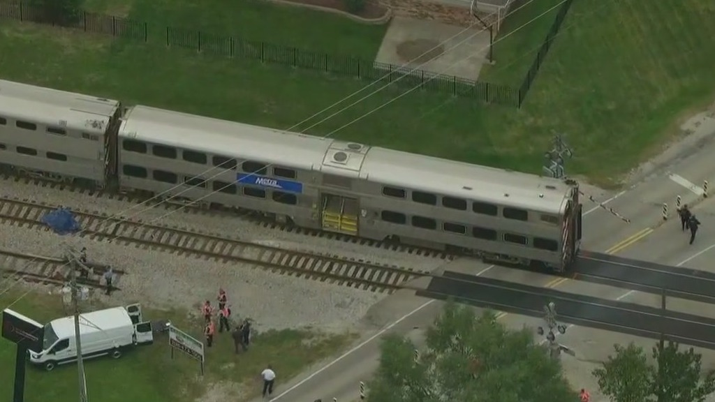 Woman fatally struck by Metra train while jogging in Mokena