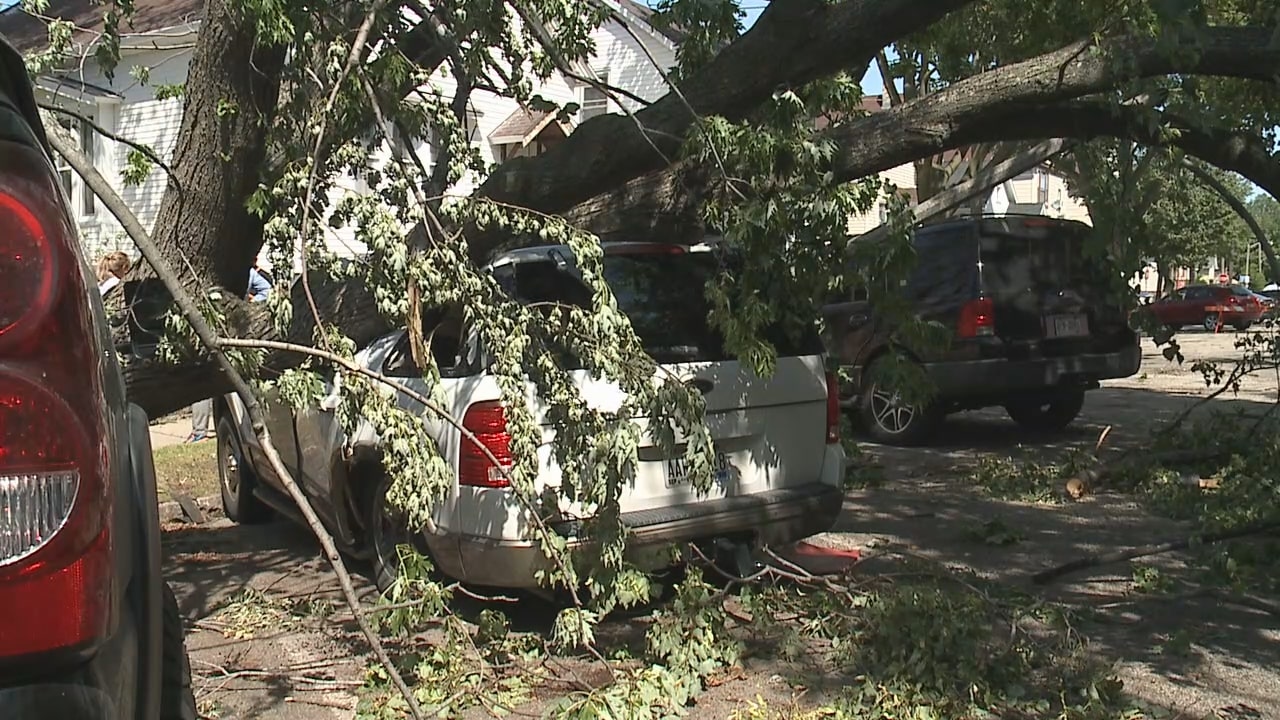 Milwaukee south side residents' patience stretched thin days after power outage