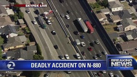 Fatal crash snarls I-880