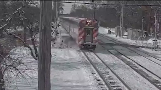 Train slams into car in Chicago suburb: WATCH