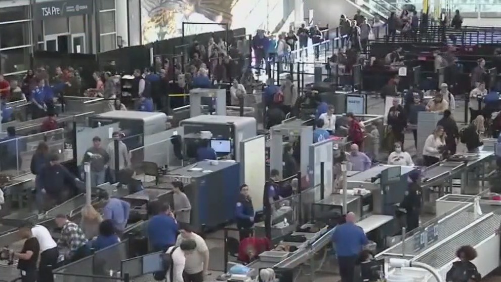 Thanksgiving travel rush underway