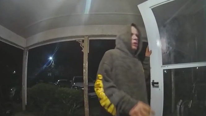 Escaped inmate arrested after knocking on doors