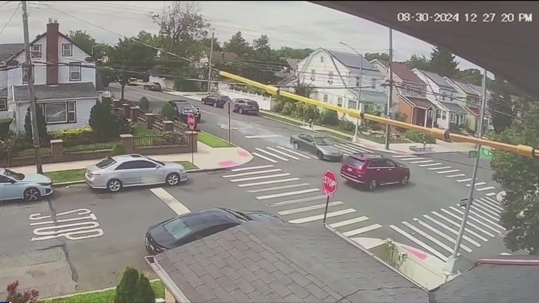 Queens sex assault suspect dead after car crash