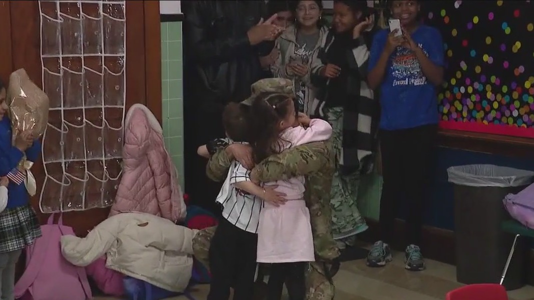 Chicago soldier surprises kids at school after 10-month deployment