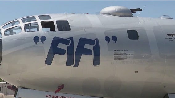 Historic WWII aircraft land in Chicago area, offering rides to the public