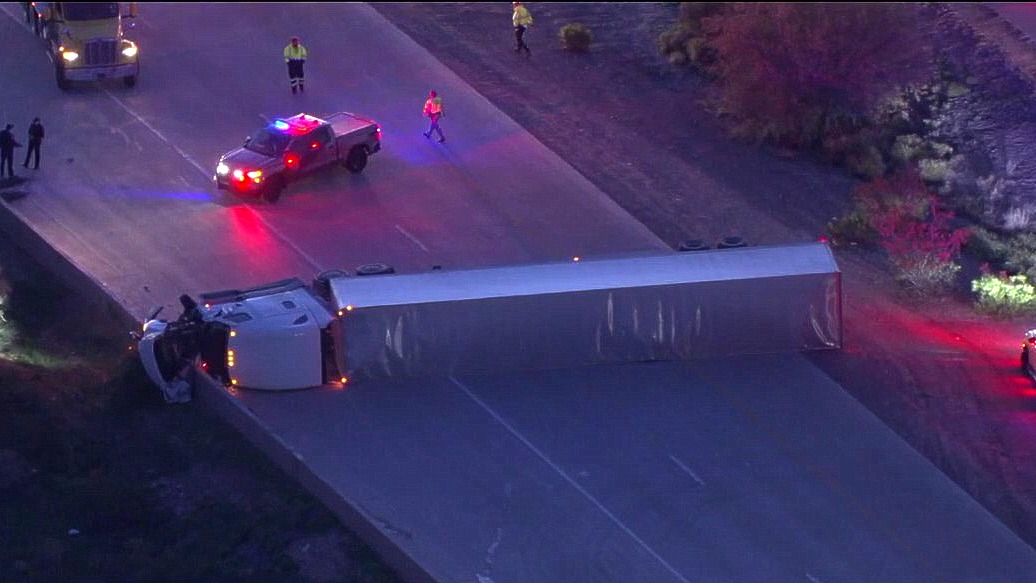 DPS investigating fatal crash along Loop 303 | FOX 10 Phoenix