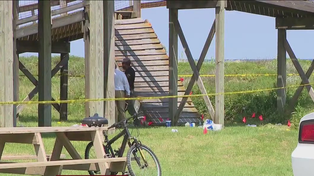 21 Houston area teens hurt after deck collapsed near Surfside Beach