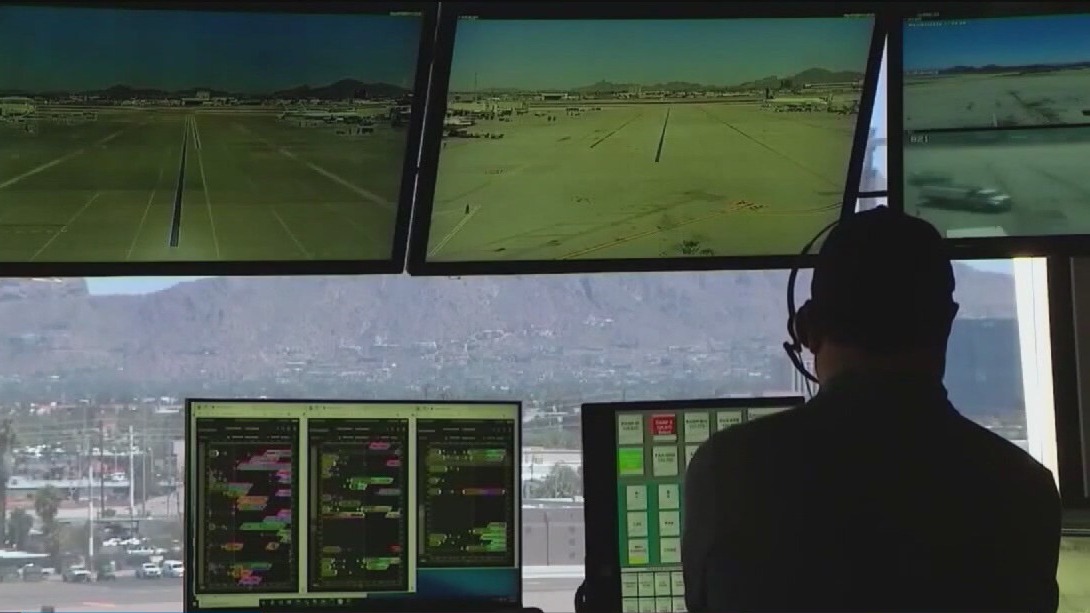 Sec. Duffy warns of slowdowns as Chicago airport cancellations pile up