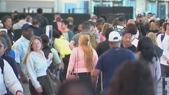 Holiday travel delays, cancellations stack up as Thanksgiving weekend come to an end