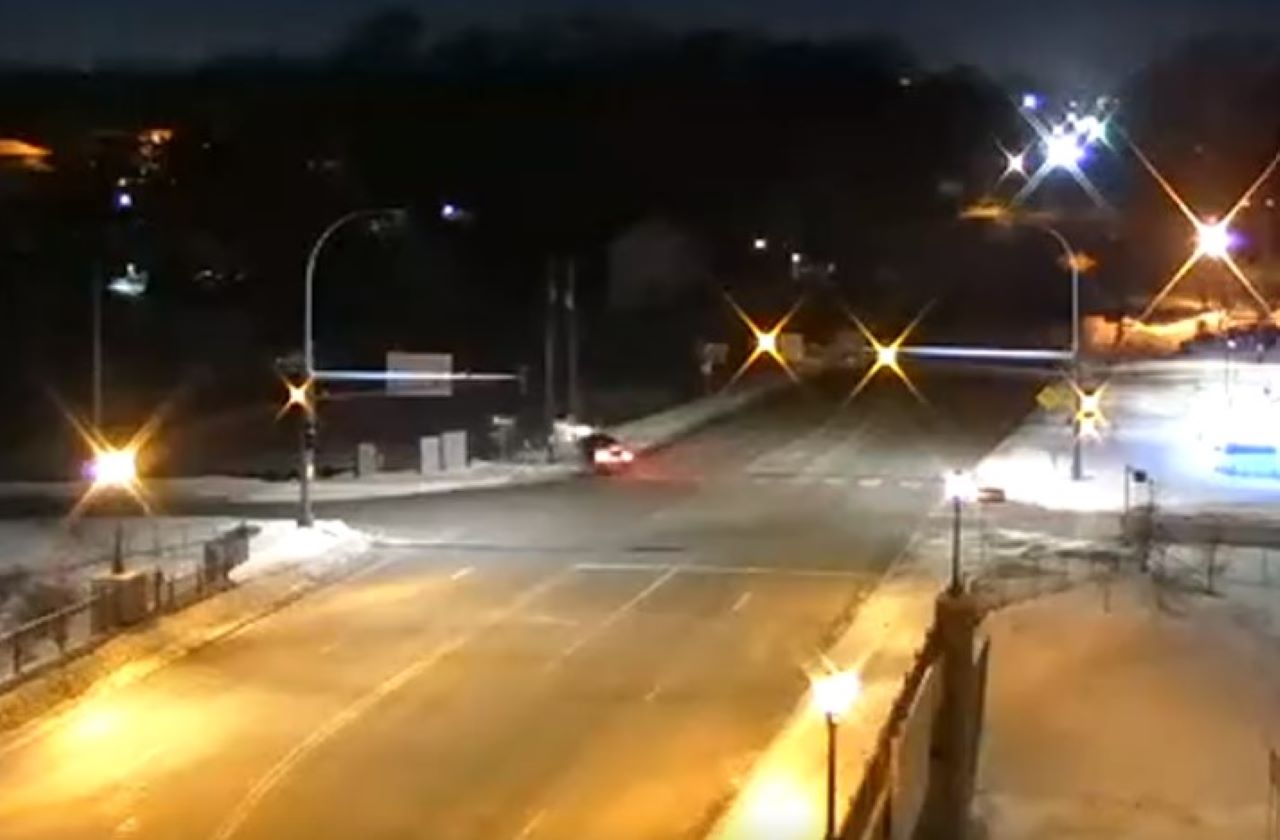 Video: Overnight chase ends in crash in Twin Cities