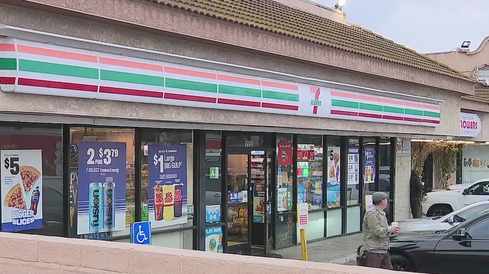 Armed group robs several 7-Eleven stores