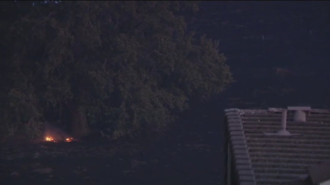 Brush fire prompts evacuations in Antioch