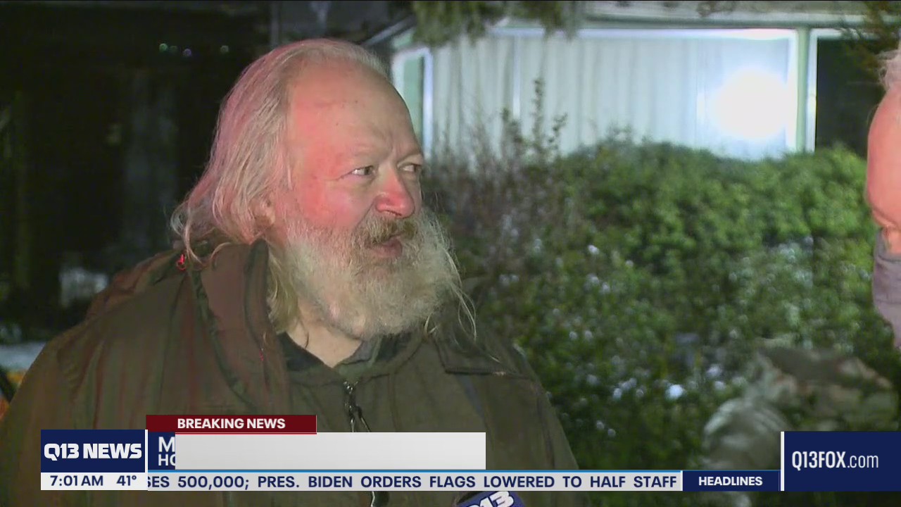 Firefighters rescue man from Bellevue house fire