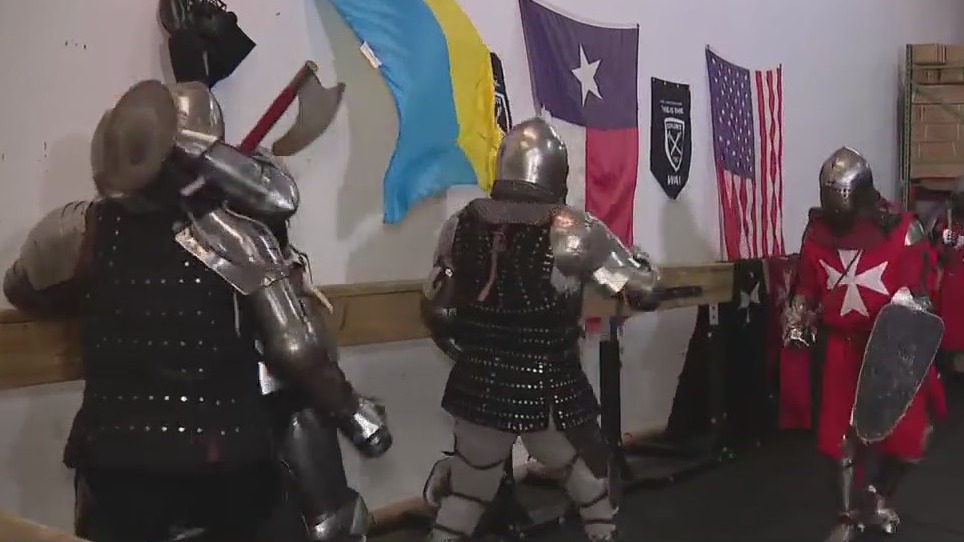 Full steel combat medieval martial arts