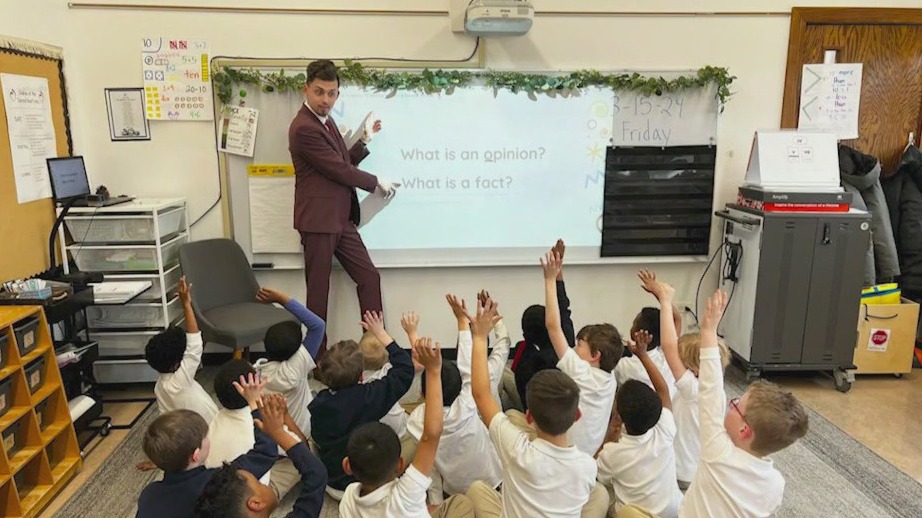 Chicago teacher uses free program to build classroom library