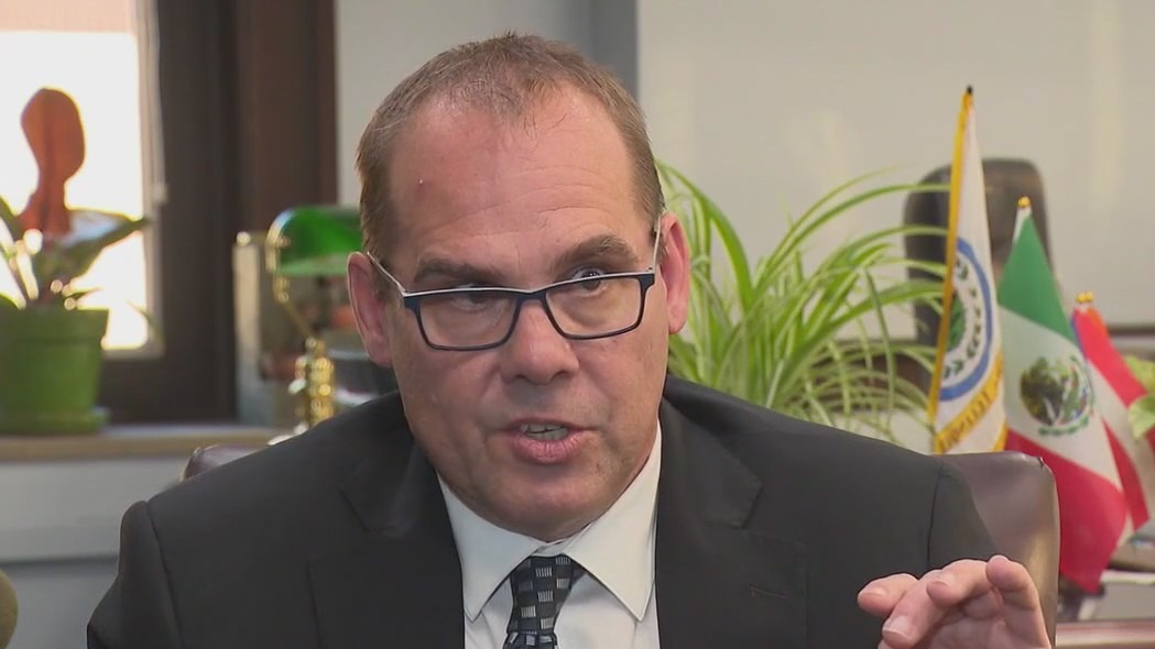 Aurora joins growing list of cities barring feds from using public property