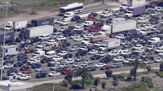 Bay Bridge climber stops traffic