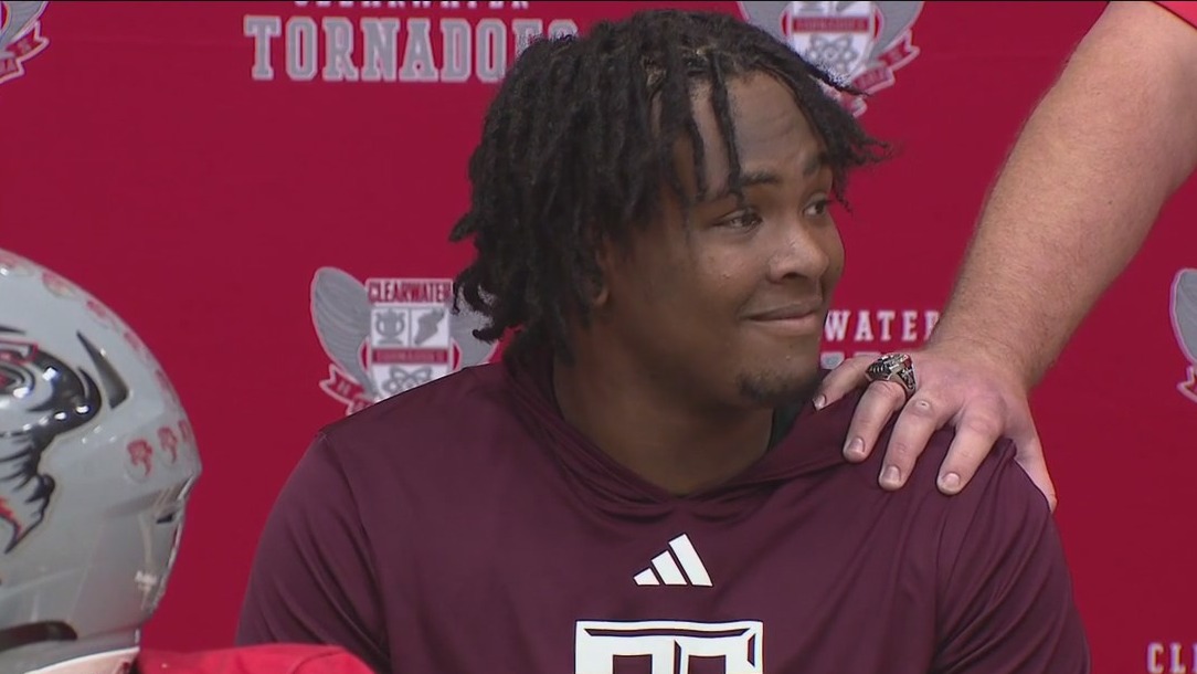 Clearwater offensive linemen signs with Texas A&M