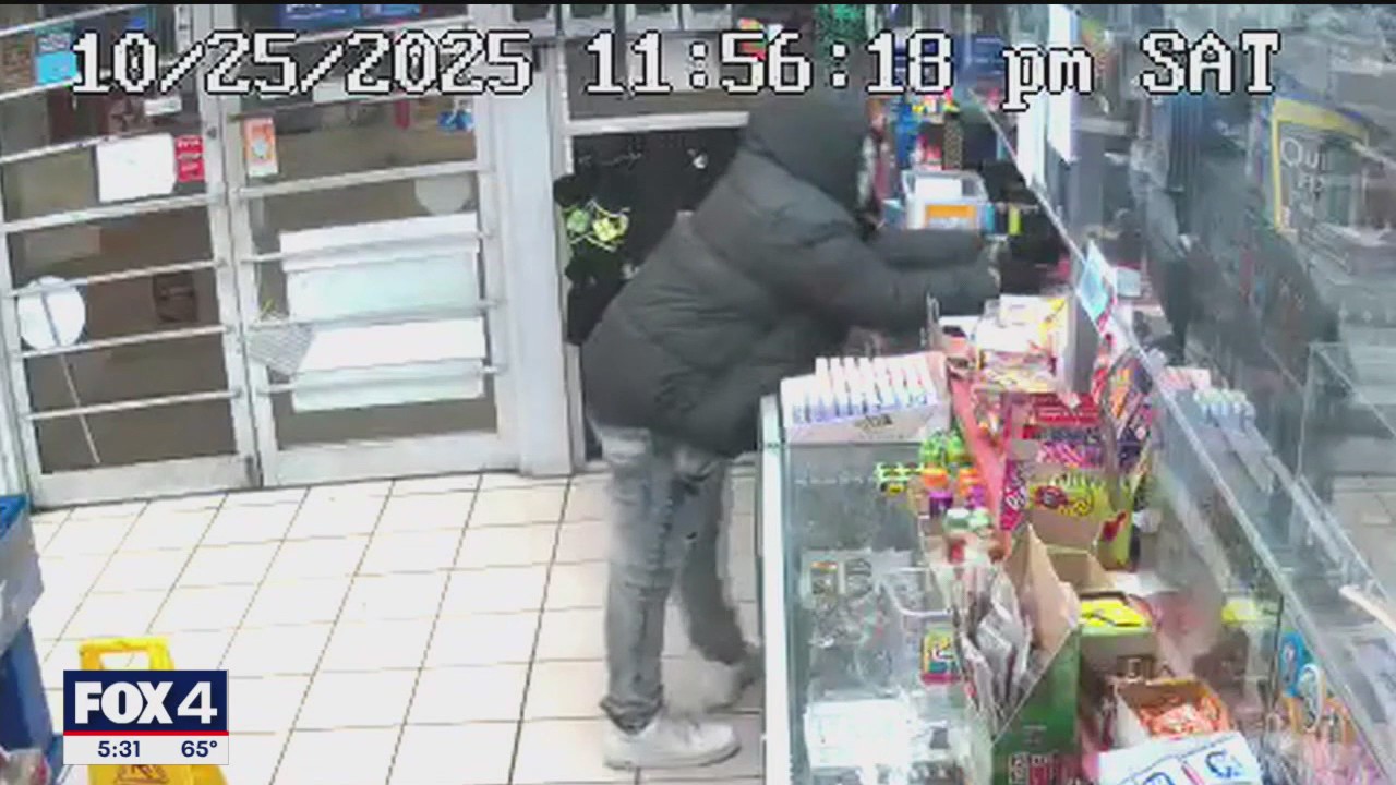 Fort Worth police seek armed robber of food mart