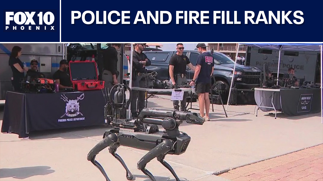 Phoenix Police and Fire team up for recruiting event
