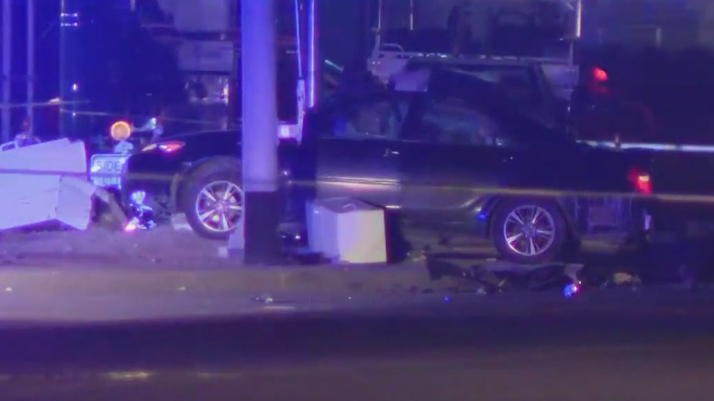 Man critically hurt in 2-car Phoenix crash | FOX 10 Phoenix