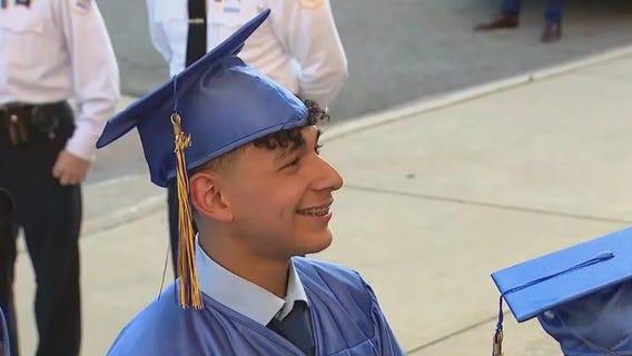 Son of fallen Chicago police officer graduates eighth grade