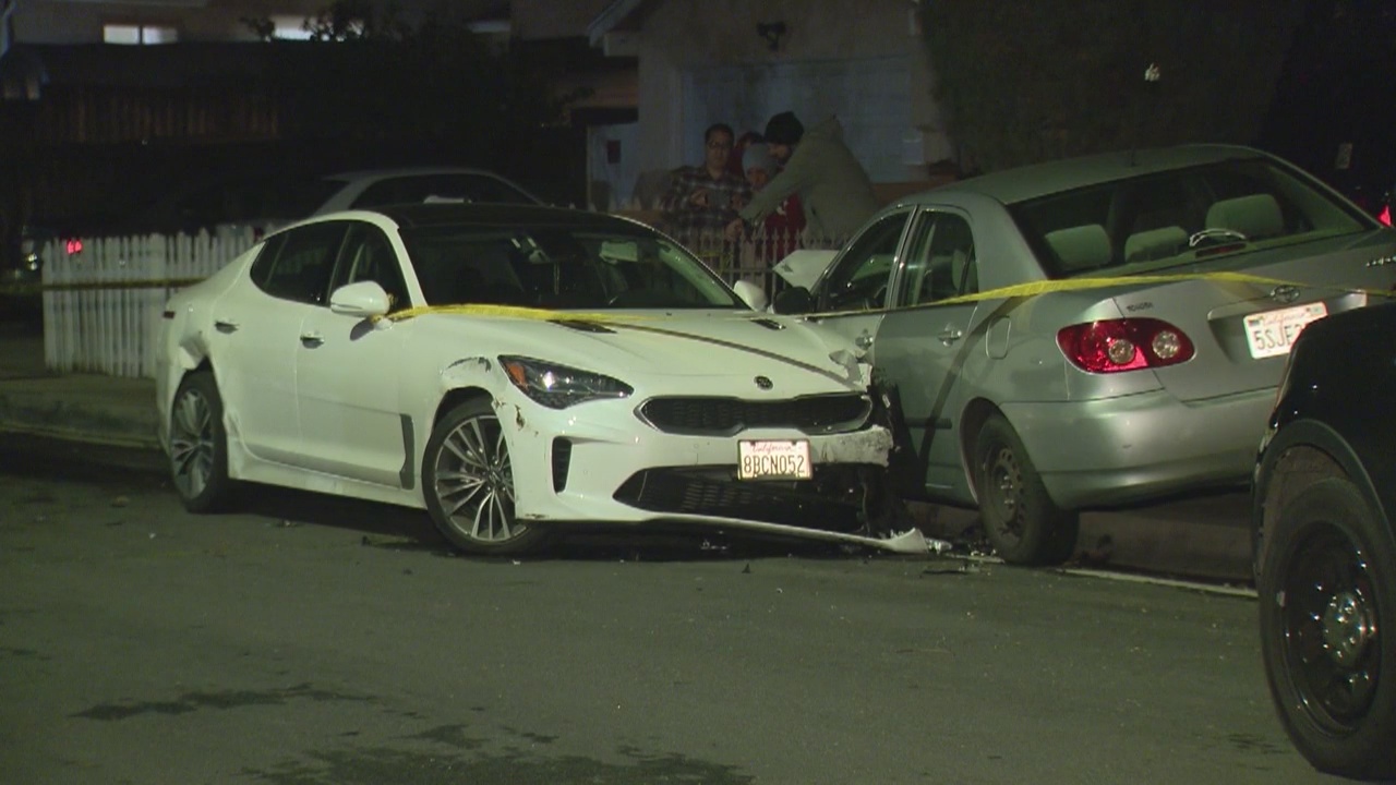 Pregnant woman stabbed, carjacked in Los Angeles; 2 in police custody
